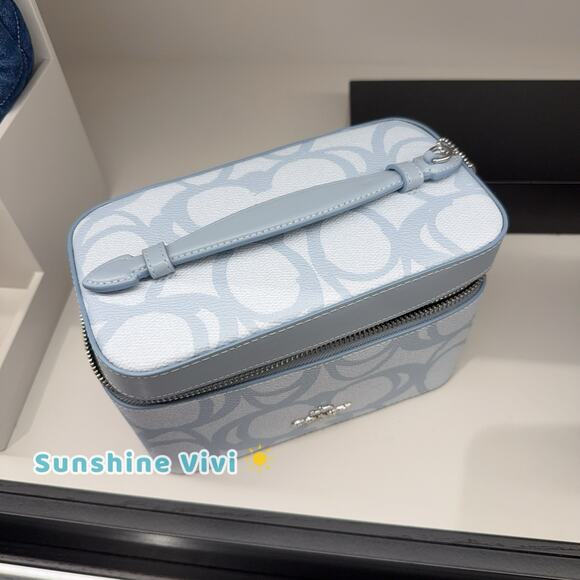 NWT COACH Cosmetic Case In Sketch Signature Canvas CBK45 Silver/Ice Blue - Picture 2 of 9